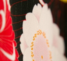 中村里砂コラボ菊柄の卒業式袴セット(黒/赤系)|卒業袴(普通サイズ)3枚目