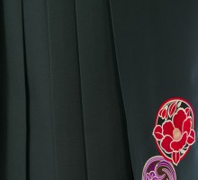 中村里砂|万寿菊に立涌柄の卒業式袴フルセット(黒系)(グレー系)|卒業袴(普通サイズ)