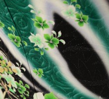 黒地　緑ラメ　ブルーの薔薇　蝶柄の振袖フルセット(黒系)|普通サイズ【1月】