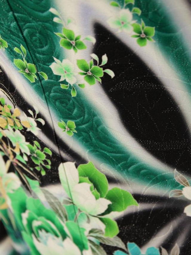 黒地　緑ラメ　ブルーの薔薇　蝶柄の振袖フルセット(黒系)|普通サイズ【1月】