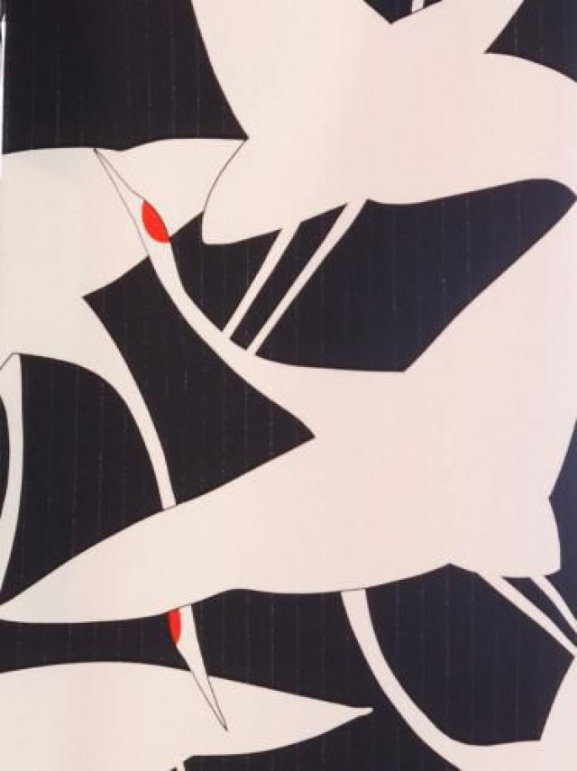 【和風館】鶴と矢羽の片身変わり柄の振袖フルセット(黒　白系)1枚目|普通サイズ【2〜12月】