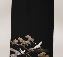 Mサイズ　流水三階松鶴柄の黒留袖フルセット(黒)|黒留袖