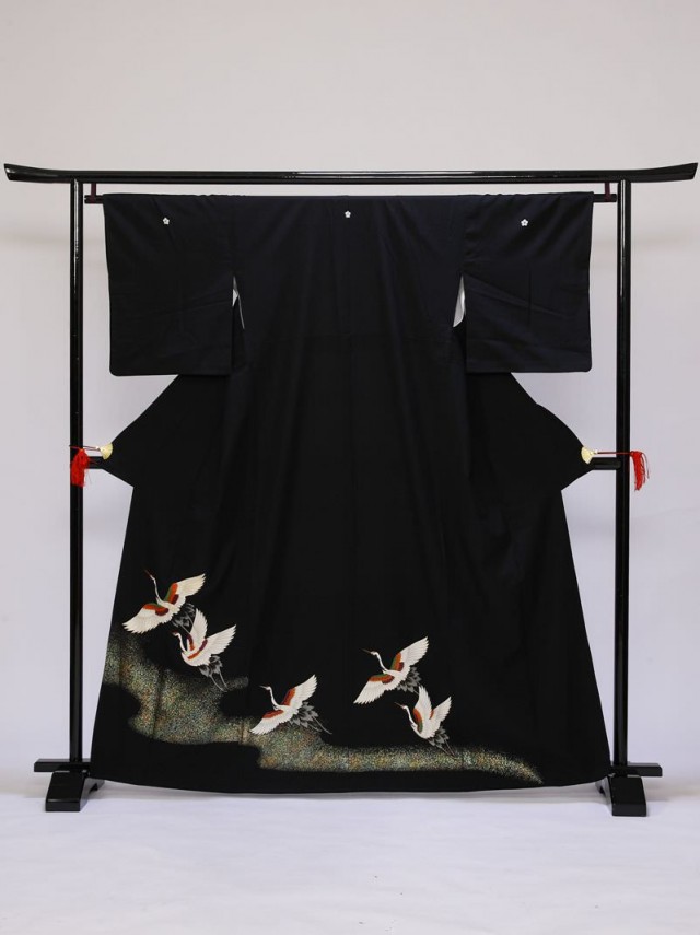 Mサイズ　金粉鶴柄の黒留袖フルセット(黒)|黒留袖