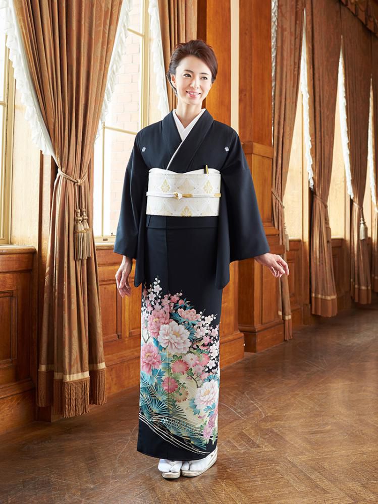 黒留袖|対応身長:153~163cm|ｻｲｽﾞ:7~13号|JAPAN STYLE|#4A1218
