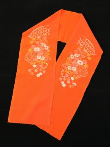 HCJ2504　在庫処分セール￥3,800 → ￥1,300　刺繍半衿 花刺繍　桜刺繍