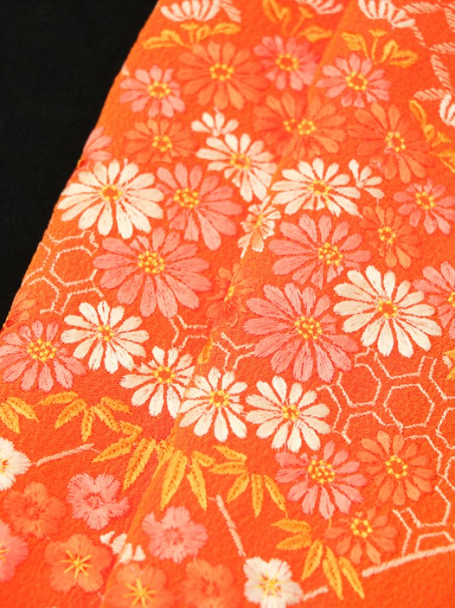 HCJ2504　在庫処分セール￥3,800 → ￥1,300　刺繍半衿 花刺繍　桜刺繍
