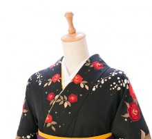 卒業式 黒着物 薔薇鈴蘭柄の卒業式袴フルセット(ブラック系)|卒業袴(普通サイズ)