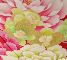 赤ラメ地　牡丹に藤に八重桜柄の振袖フルセット(赤系)|普通サイズ【2〜12月】