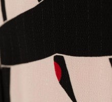 モダンな黒の大鶴柄の振袖フルセット(白　黒系)|普通サイズ【1月】