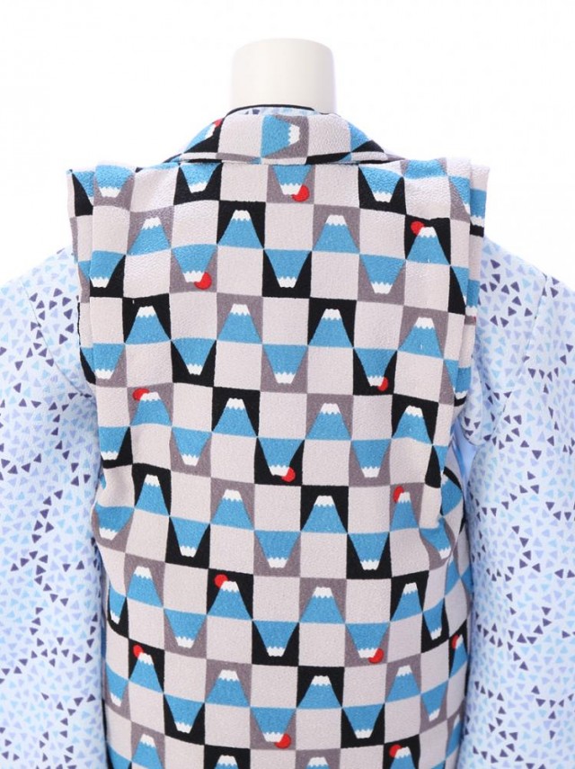 ウロコ　市松に富士柄の赤ちゃん着物(被布)フルセット(水色系)|男の子0〜2歳