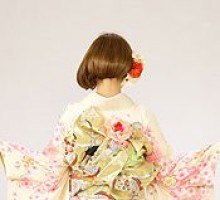 白地　裾ピンク　枝垂れ桜柄の振袖フルセット(白　ピンク系)|普通サイズ【1月】