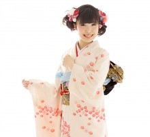 白地　裾ピンク　桜　まり柄の振袖フルセット(白　ピンク系)|普通サイズ【1月】