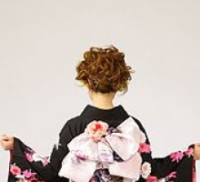 桜　秋桜　蝶柄の振袖フルセット(黒系)|普通サイズ【1月】