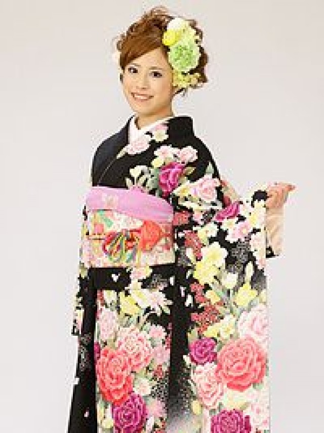 【裄長】四季の花柄の振袖フルセット(黒　ピンク系)|普通サイズ【2〜12月】
