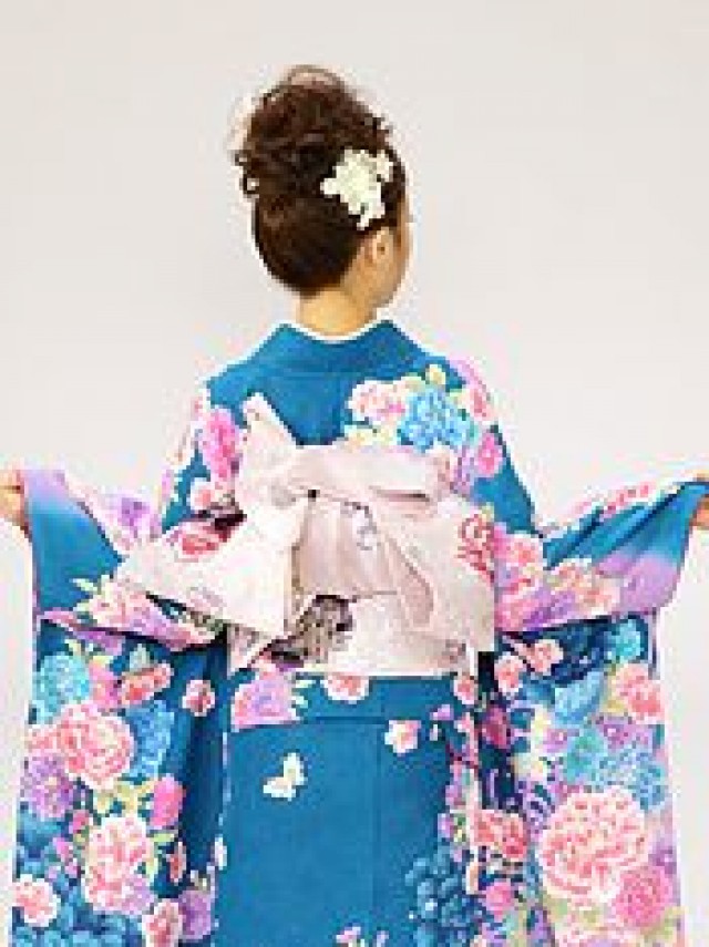 桜地紋に蝶と花柄の振袖フルセット(緑系)|普通サイズ【2〜12月】