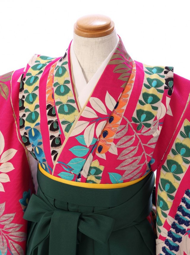 袴　レンタル　卒園式　女の子　マゼンダの美しい着物です