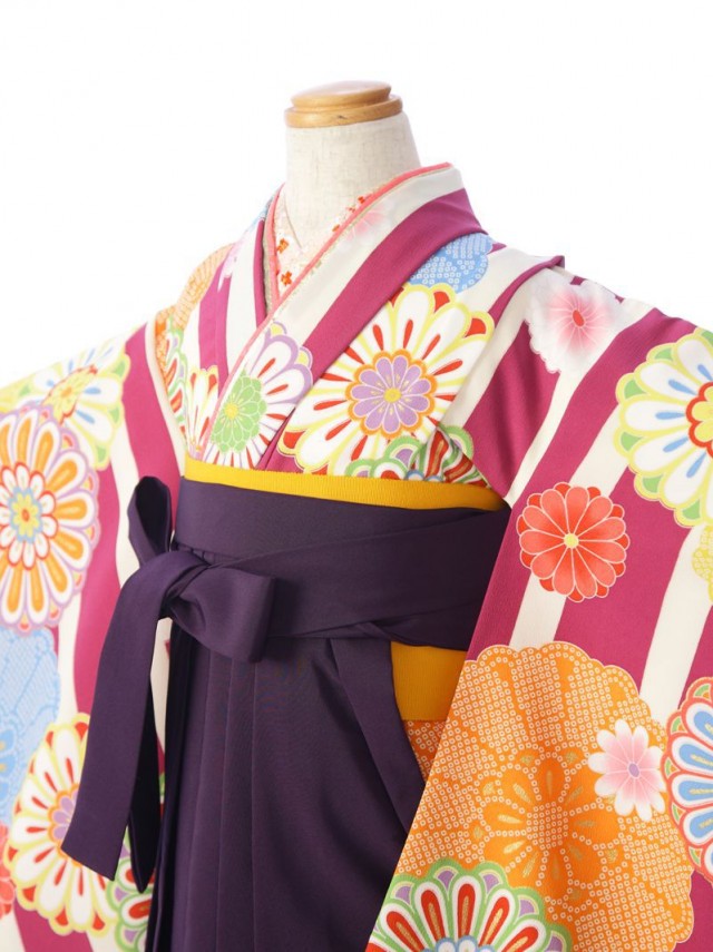 卒園式袴【花わらべ】　古典柄を可愛くまとめあげた華やかな着物です!