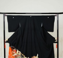 Mサイズ　レンガ色道長鶴柄の黒留袖フルセット(黒)|黒留袖