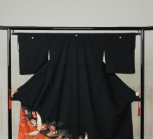 Mサイズ　赤格子金箔鶴柄の黒留袖フルセット(黒)|黒留袖
