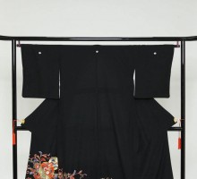 Lサイズ　朱金箔雪の輪柄の黒留袖フルセット(黒)| 黒留袖・大きいサイズ(ワイド)