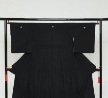 Lサイズ　御所車松波梅柄の黒留袖フルセット(黒)| 黒留袖・大きいサイズ(ワイド)