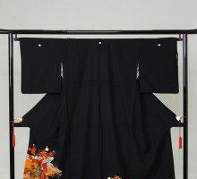 Mサイズ　御所車松菊柄の黒留袖フルセット(黒)|黒留袖