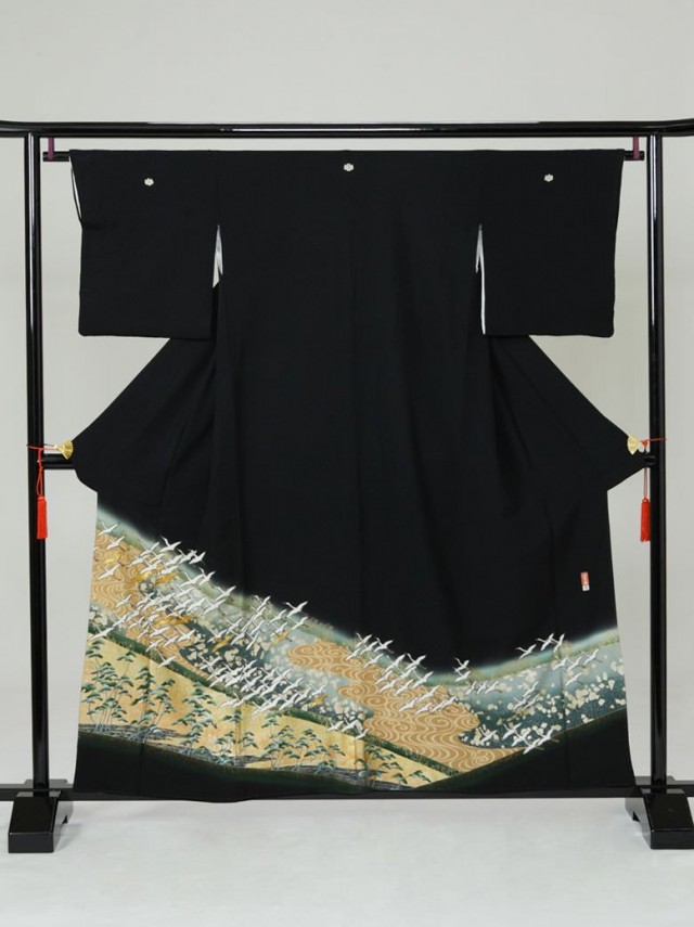 Mサイズ　金長道グリーン松流水千羽鶴柄の黒留袖フルセット(黒)|黒留袖