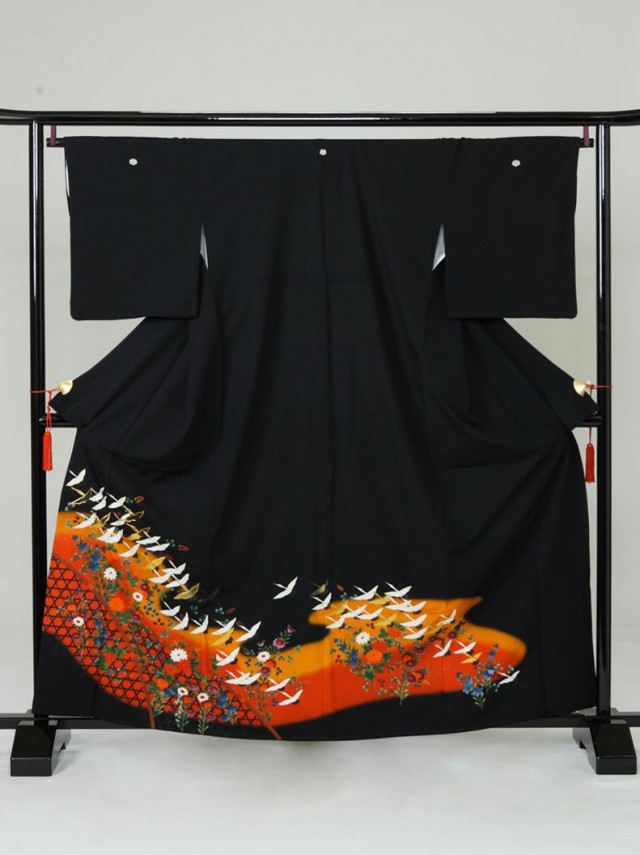 Lサイズ　朱赤のぼかし千羽鶴柄の黒留袖フルセット(黒)| 黒留袖・大きいサイズ(ワイド)