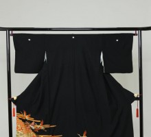Mサイズ　金長道の中松竹梅宝柄の黒留袖フルセット(黒)|黒留袖