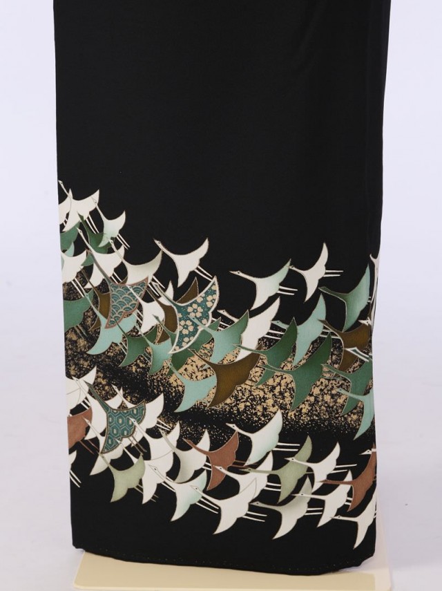 Lサイズ　白グリーン茶光林鶴柄の黒留袖フルセット(黒)| 黒留袖・大きいサイズ(ワイド)