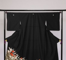Lサイズ　金水輪梅鶴柄の黒留袖フルセット(黒)| 黒留袖・大きいサイズ(ワイド)