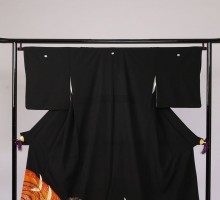 Lサイズ　花柄テープ光淋鶴柄の黒留袖フルセット(黒)| 黒留袖・大きいサイズ(ワイド)