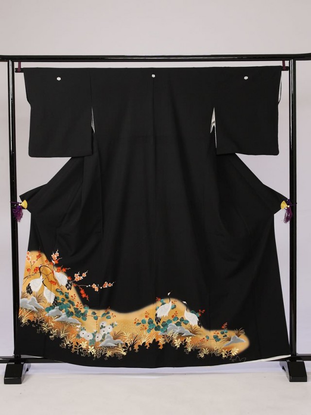 Lサイズ　雲取りの中鶴と梅柄の黒留袖フルセット(黒)| 黒留袖・大きいサイズ(ワイド)