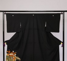 Mサイズ　金たたき霞松竹梅御所車柄の黒留袖フルセット(黒)|黒留袖
