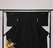 Mサイズ　白金たたき屏風菊花柄の黒留袖フルセット(黒)|黒留袖