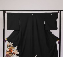 Lサイズ　グレー霧の中御文箱柄の黒留袖フルセット(黒)| 黒留袖・大きいサイズ(ワイド)