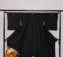 Mサイズ　黄土色白更紗柄鳳凰柄の黒留袖フルセット(黒)|黒留袖