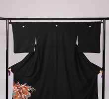 Mサイズ　グリーン地鏡表花柄の黒留袖フルセット(黒)|黒留袖