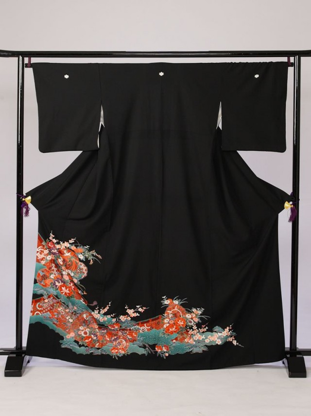 Mサイズ　グリーン地鏡表花柄の黒留袖フルセット(黒)|黒留袖