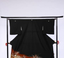 Mサイズ　金箔小花細葉柄の黒留袖フルセット(黒)|黒留袖