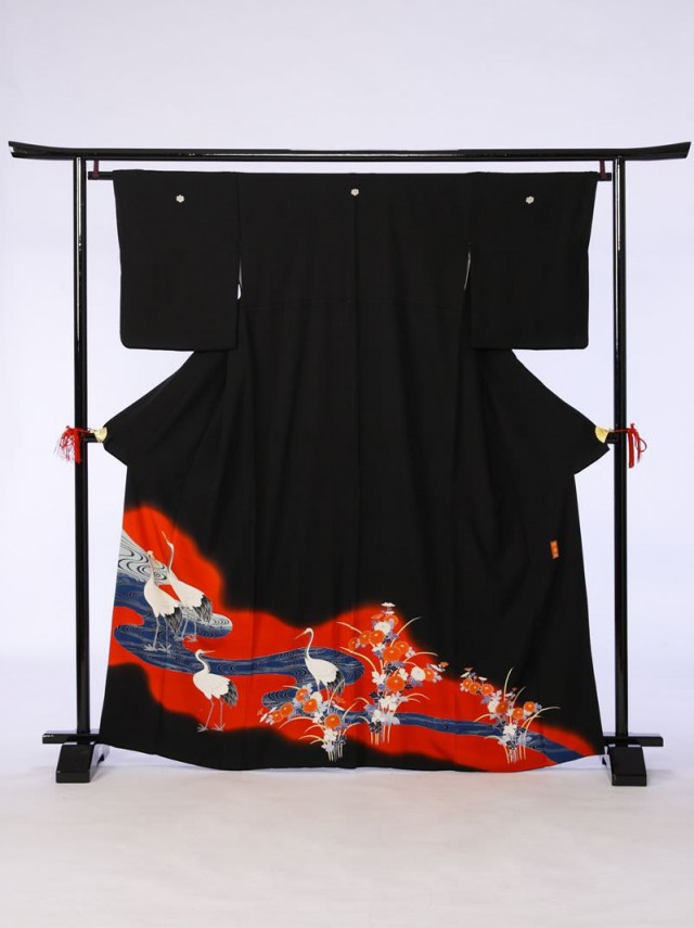 Mサイズ　真紅の中紺水鶴柄の黒留袖フルセット(黒)|黒留袖