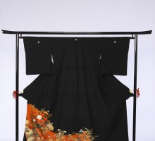 Mサイズ　菊扇面柄の黒留袖フルセット(黒)|黒留袖
