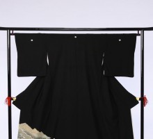 Mサイズ　山水柄の黒留袖フルセット(黒)|黒留袖