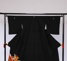 Mサイズ　茶霞のし鶴柄の黒留袖フルセット(黒)|黒留袖