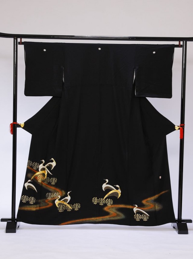 Mサイズ　変り鶴金流水柄の黒留袖フルセット(黒)|黒留袖