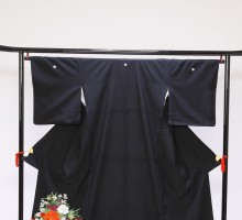 Mサイズ　花車柄の黒留袖フルセット(黒)|黒留袖