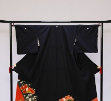 Mサイズ　赤金の麻の葉松ボタン柄の黒留袖フルセット(黒)|黒留袖