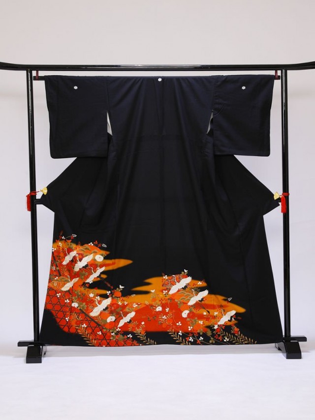 Mサイズ　オレンジ籠目末広鶴数羽花柄の黒留袖フルセット(黒)|黒留袖
