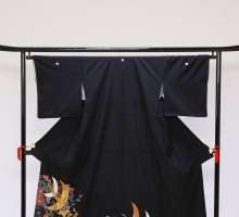 Mサイズ　金淋鶴柄の黒留袖フルセット(黒)|黒留袖
