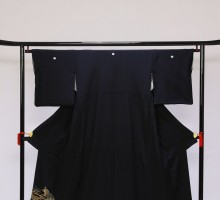 Mサイズ　金銀の亀柄の黒留袖フルセット(黒)|黒留袖